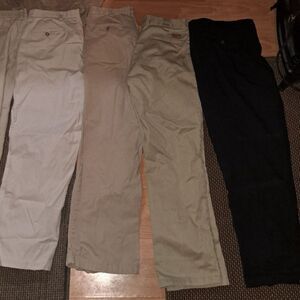 SALE! 4 pairs of Mens Khaki's sz 32/33 length 32 - Preowned in great condition!
